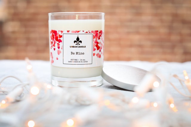 Urban Concepts by DECOCANDLES - Highly Scented Soy Candle - Long Lasting -  Hand Poured in USA (Fresh Linen, 6 Oz.)